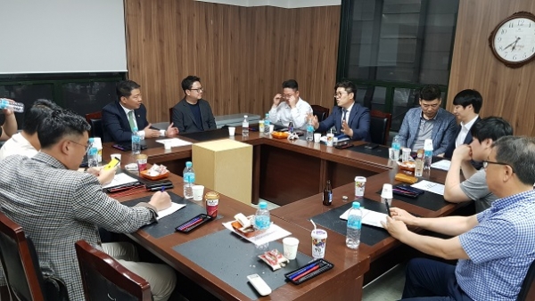 지난 6월 13일 한국프랜차이즈산업협회 회의실에서 주류 관련 고시 개정안 긴급 간담회가 개최됐다.