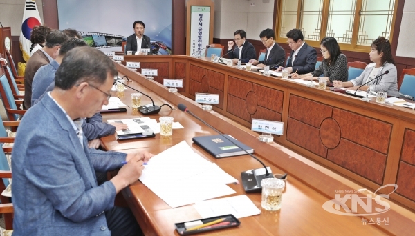 청주시는 지역별 특화 균형발전을 위한 ‘균형발전위원회’ 회의를 26일 개최했다. (사진=청주시)