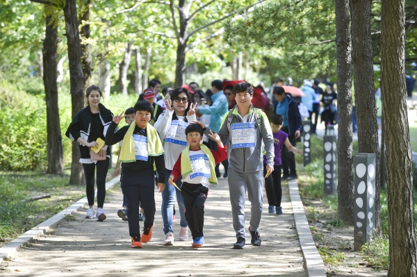 제1회 원주치악국제걷기축제가 12일과 13일 개최됐다.