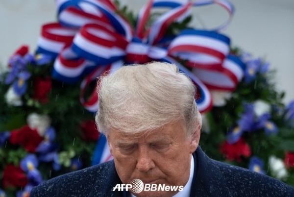 트럼프 미국 대통령은 11일 수도 워싱턴 근교에서 열린 퇴역 군인의 날(Veterans Day) 행사에 참석했다. ⓒAFPBBNews